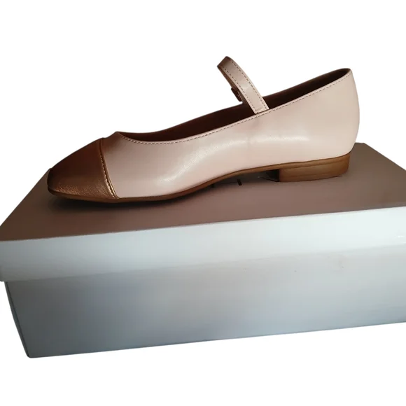 TAHARI Cream and Gold Women's Mary Jane Flats - Picture 2 of 6